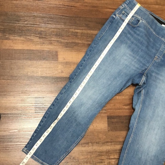 Old Navy Rockstar super skinny high rise capris - Picture 3 of 11